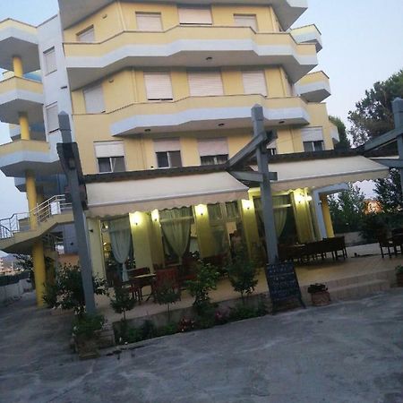Hotel Albania Голем Экстерьер фото