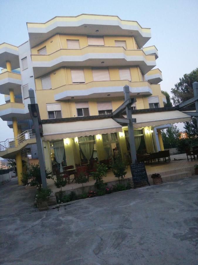 Hotel Albania Голем Экстерьер фото
